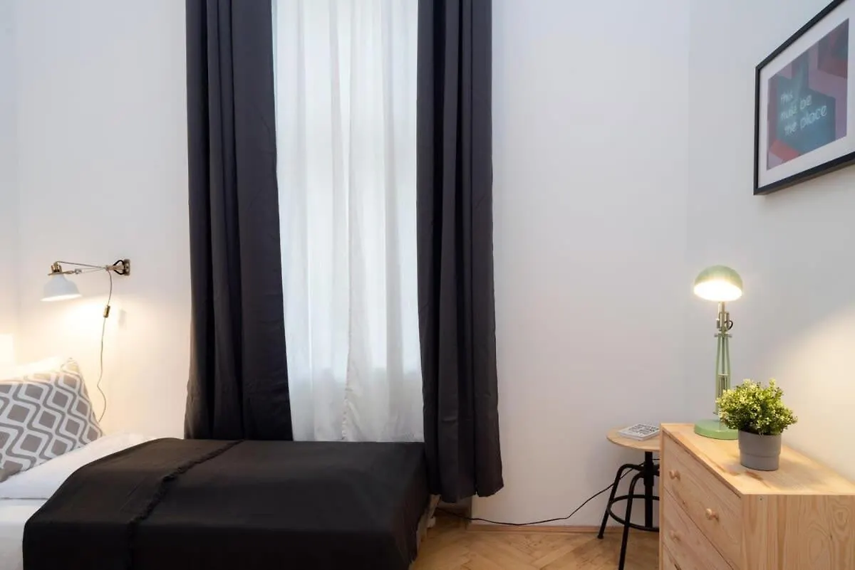Comfortable Central And Quiet Apartment Budapest